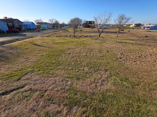 405 Blue Water Boulevard, Sargent, TX 77414