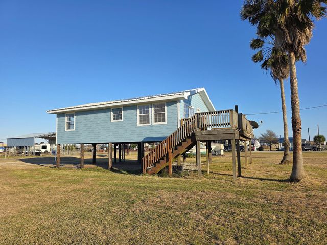 405 Blue Water Boulevard, Sargent, TX 77414