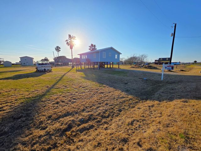 405 Blue Water Boulevard, Sargent, TX 77414