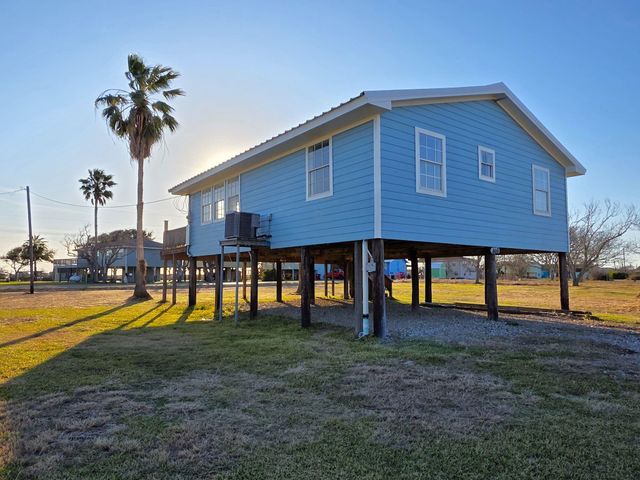 405 Blue Water Boulevard, Sargent, TX 77414