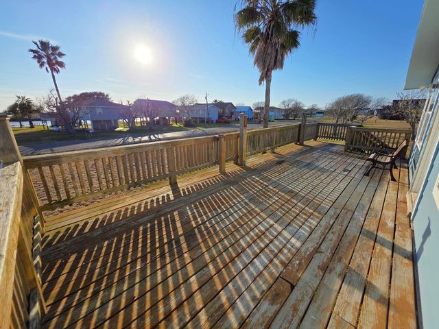 405 Blue Water Boulevard, Sargent, TX 77414