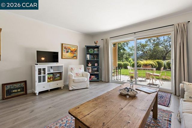 2001 Golden Rain Road 4, Walnut Creek, CA 94595