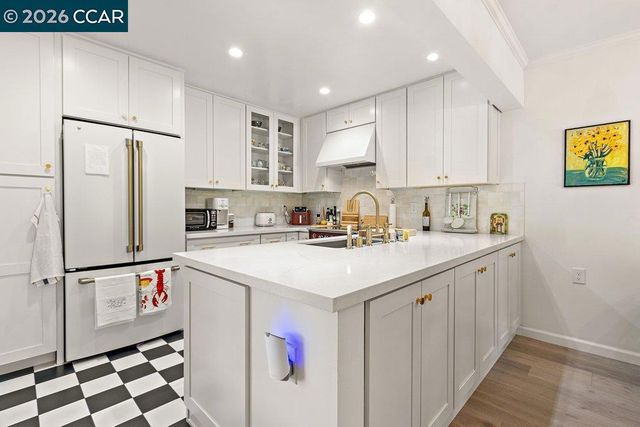 2001 Golden Rain Road 4, Walnut Creek, CA 94595