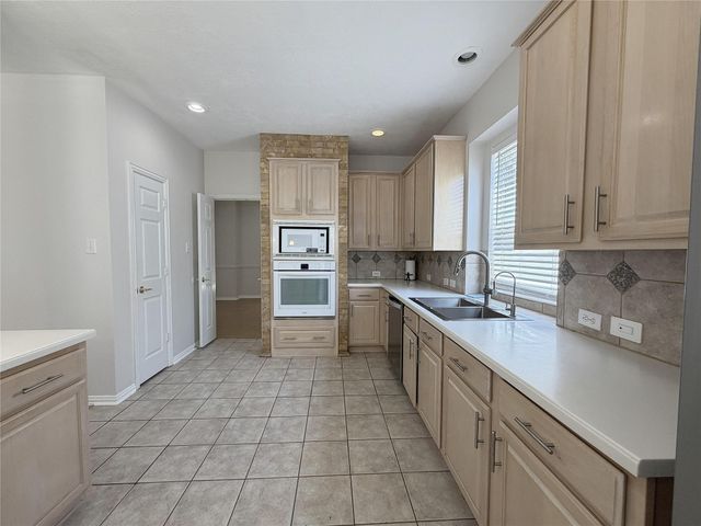 3822 Shady Harbor Drive, Houston, TX 77082