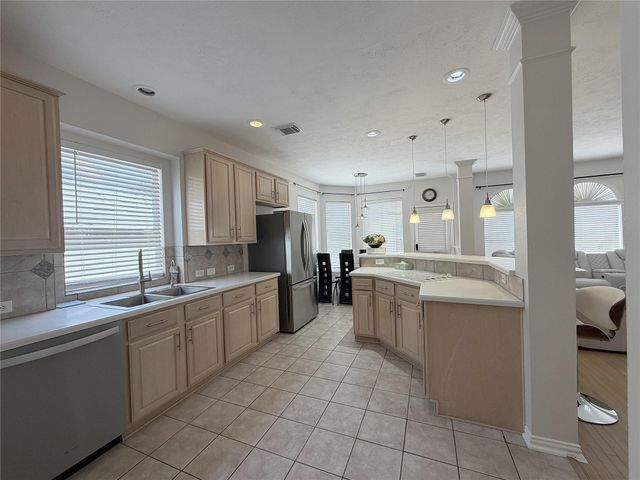 3822 Shady Harbor Drive, Houston, TX 77082