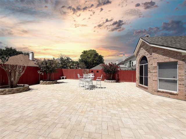 3822 Shady Harbor Drive, Houston, TX 77082