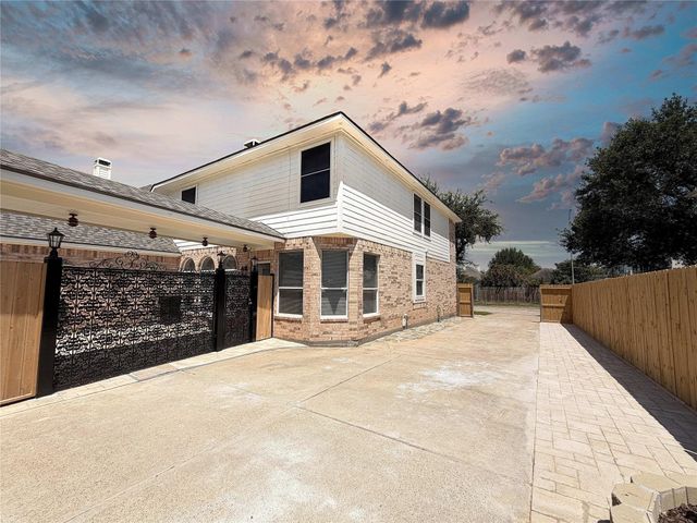 3822 Shady Harbor Drive, Houston, TX 77082