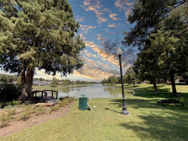 3822 Shady Harbor Drive, Houston, TX 77082