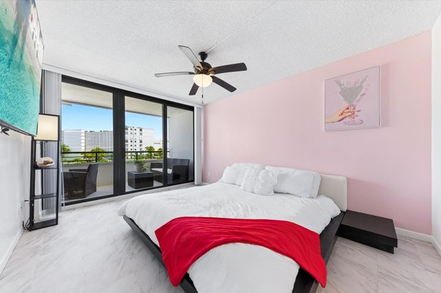 3589 S Ocean Boulevard 403, South Palm Beach, FL 33480