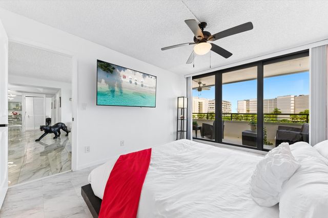 3589 S Ocean Boulevard 403, South Palm Beach, FL 33480