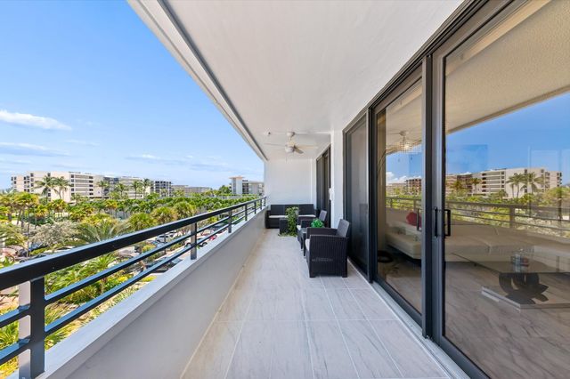 3589 S Ocean Boulevard 403, South Palm Beach, FL 33480