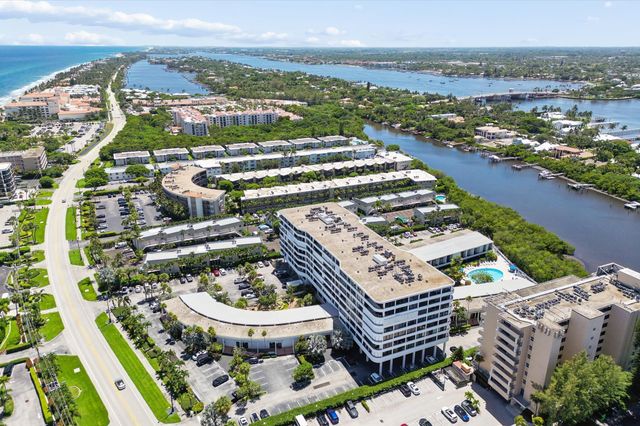 3589 S Ocean Boulevard 403, South Palm Beach, FL 33480