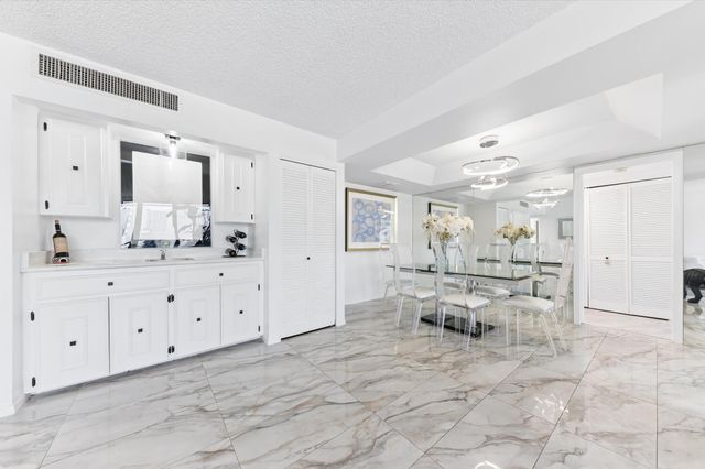 3589 S Ocean Boulevard 403, South Palm Beach, FL 33480