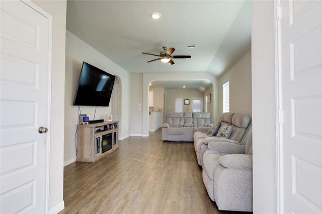 14026 Chinook Drive, Conroe, TX 77384