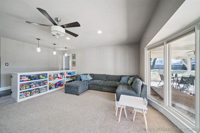 1912 Brookfield Terrace, Pryor, OK 74361