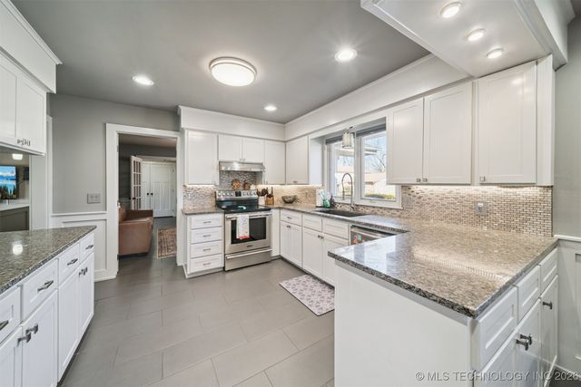 1912 Brookfield Terrace, Pryor, OK 74361