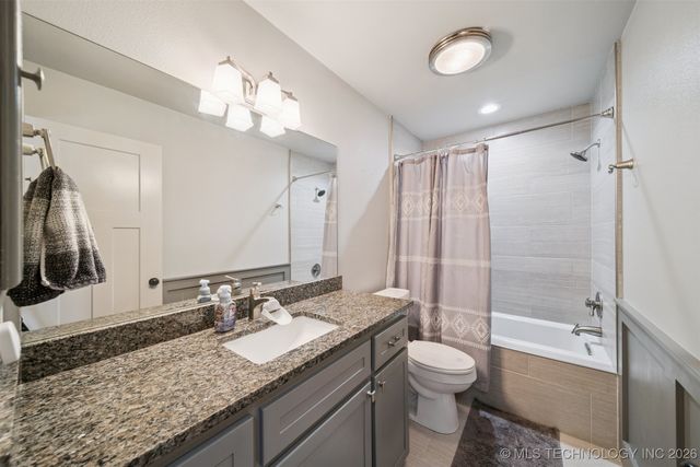 1912 Brookfield Terrace, Pryor, OK 74361