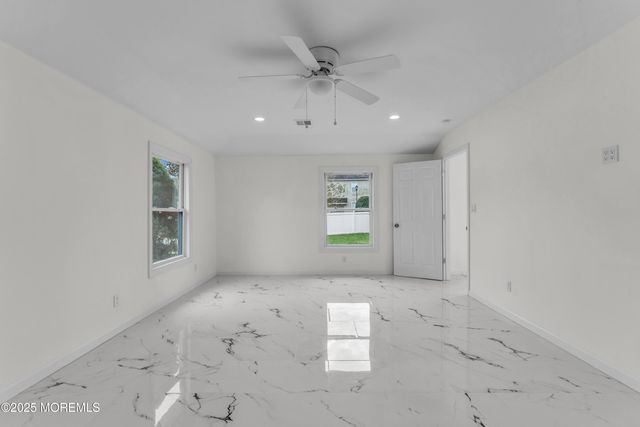 13 Lasatta Avenue, Englishtown, NJ 07726