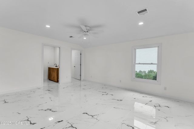 13 Lasatta Avenue, Englishtown, NJ 07726