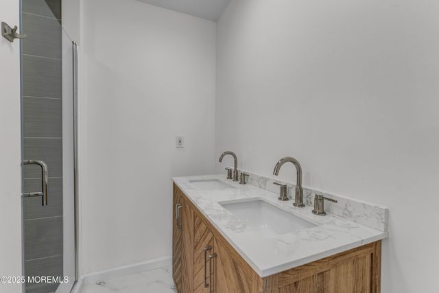 13 Lasatta Avenue, Englishtown, NJ 07726