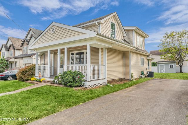 13 Lasatta Avenue, Englishtown, NJ 07726