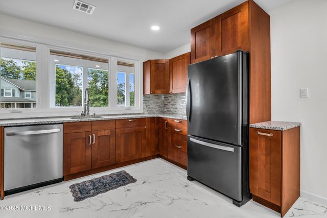 13 Lasatta Avenue, Englishtown, NJ 07726