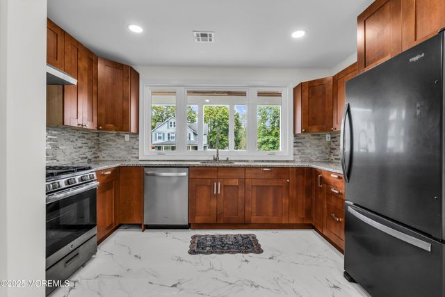 13 Lasatta Avenue, Englishtown, NJ 07726