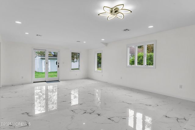 13 Lasatta Avenue, Englishtown, NJ 07726