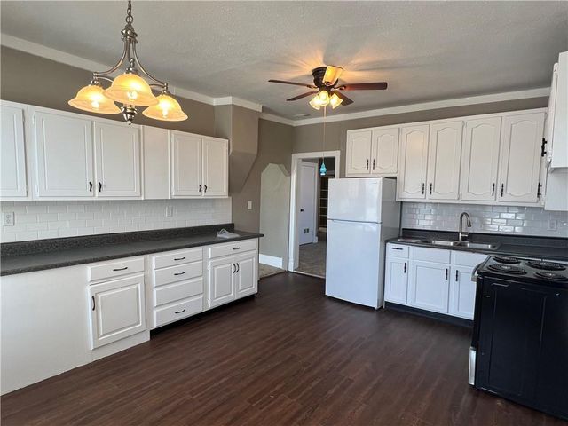 203 E Main Street, Odessa, MO 64076