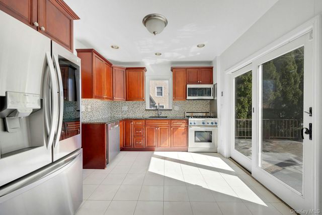 156 Park Drive, Eastchester, NY 10709