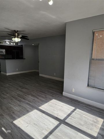 2736 S University Drive 1101, Davie, FL 33328