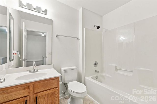 3048 Misty Harbor Circle E, Cramerton, NC 28032