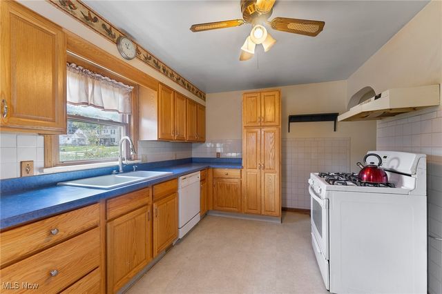 81 S Edgehill Avenue, Austintown, OH 44515