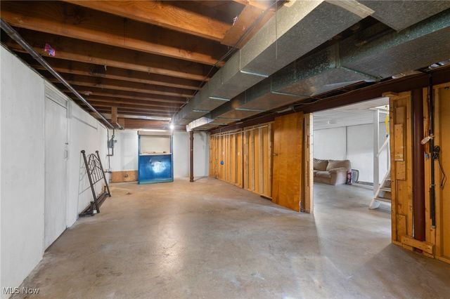 81 S Edgehill Avenue, Austintown, OH 44515