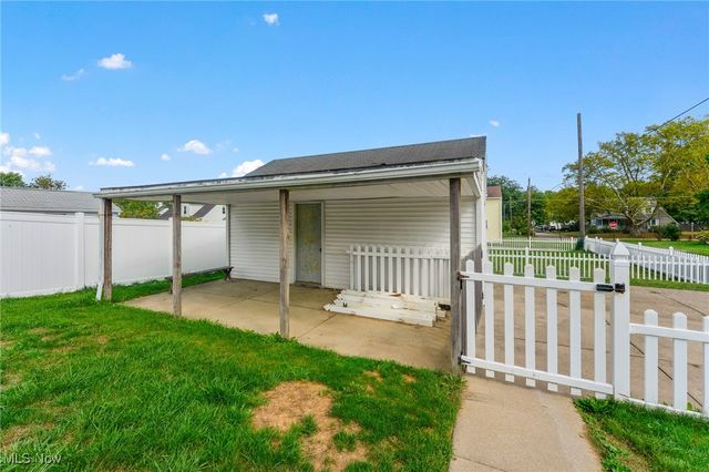 81 S Edgehill Avenue, Austintown, OH 44515