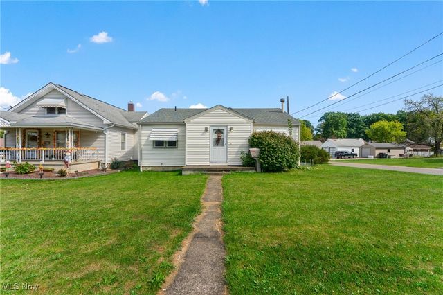 81 S Edgehill Avenue, Austintown, OH 44515