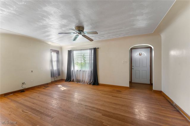 81 S Edgehill Avenue, Austintown, OH 44515