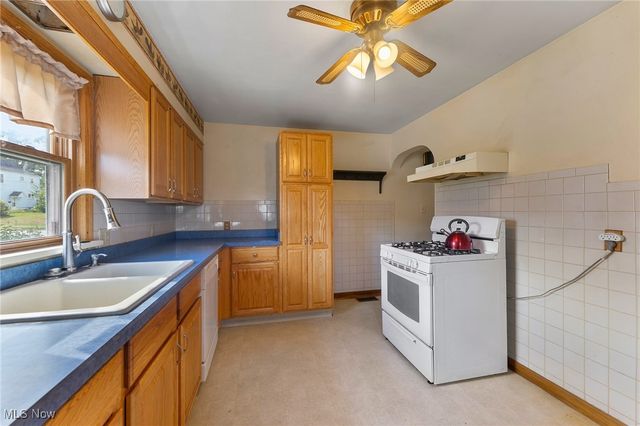 81 S Edgehill Avenue, Austintown, OH 44515