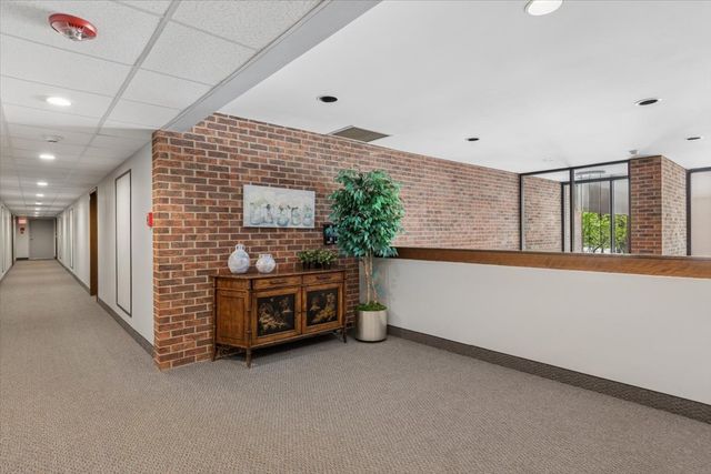 6565 Main Street 201, Downers Grove, IL 60516