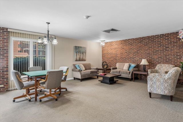 6565 Main Street 201, Downers Grove, IL 60516