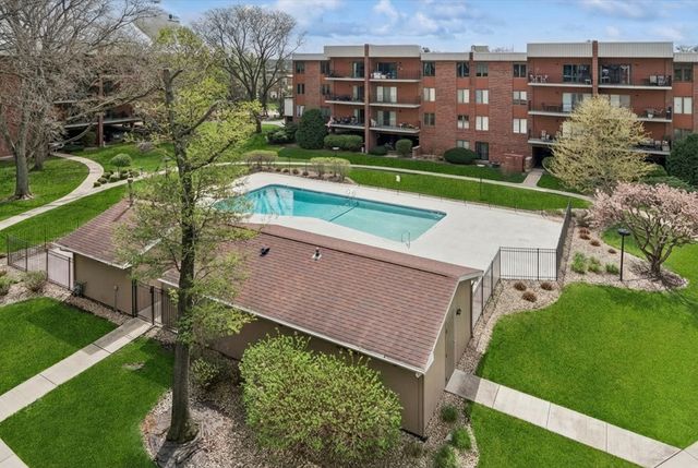 6565 Main Street 201, Downers Grove, IL 60516