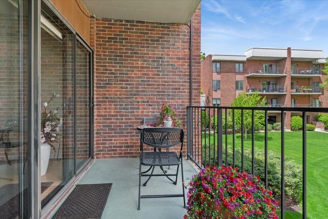6565 Main Street 201, Downers Grove, IL 60516
