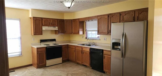 3253 Putnam Avenue, Hurricane, WV 25526