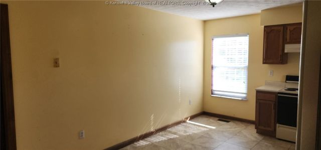 3253 Putnam Avenue, Hurricane, WV 25526