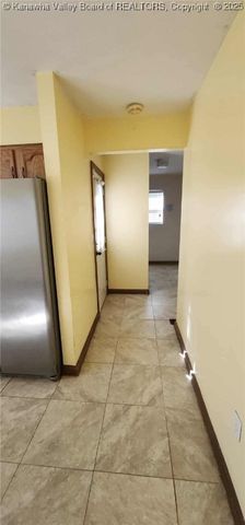 3253 Putnam Avenue, Hurricane, WV 25526