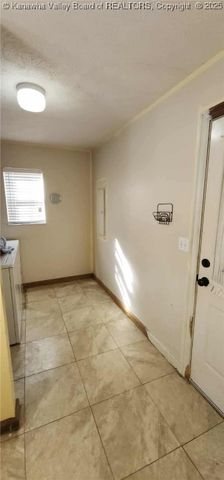 3253 Putnam Avenue, Hurricane, WV 25526