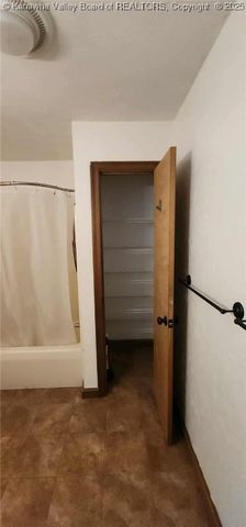 3253 Putnam Avenue, Hurricane, WV 25526