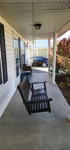 3253 Putnam Avenue, Hurricane, WV 25526