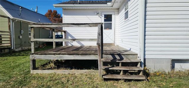 3253 Putnam Avenue, Hurricane, WV 25526