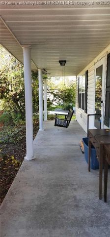 3253 Putnam Avenue, Hurricane, WV 25526